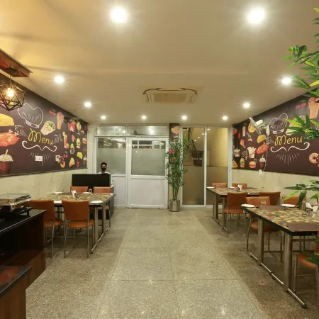 Airport Hotel The Volga Отели рядом с достопримечательностью «Университет Джавахарлала Неру»