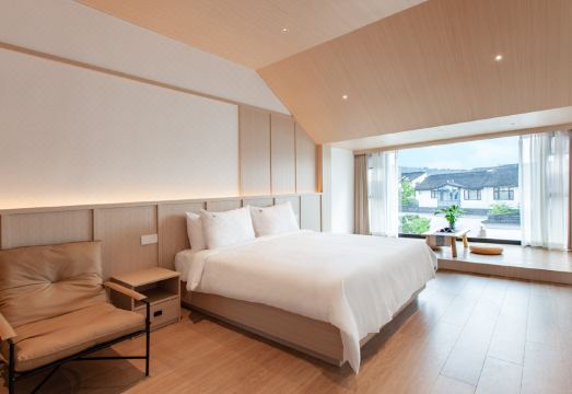 Suzhou Xinyue Courtyard Farmhouse
