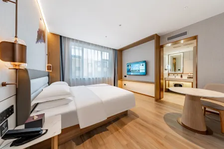 Elong Hotel (Hohhot Generals Yashu Art College Subway Station) Отели рядом с достопримечательностью «Inner Mongolia Normal University»