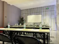 M.PLUS Designer Hotel（Du Jiang Yan Darong City Branch） - Business