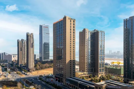 FUNGEE Hotel Ganjiang Citizens Park-Qiushui Square, Honggutan, Nanchang Отели рядом с достопримечательностью «Jiangxi Mechanical and Electrical Vocational and Technical College»
