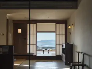 Yueji Lancuo Guesthouse