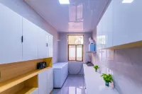 Yueman West Building Homestay Отели рядом с достопримечательностью «Цифровой Выставочный Центр Дунхай-Му-Гоу-Чжэн»