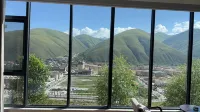 xianshuiyunjuminsu - vue sur la montagne