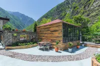 Li Xiangguo Wenquan Homestay (Li Xiaolu Bipenggou Scenic Area) - Hot Springs