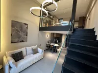 Linyun Mountain Residence Homestay (Zhongjian Zhixing Binjiang Plaza) Hotels in 