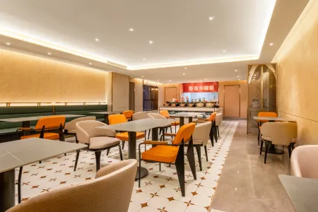 Xingcheng Hotel (Aksu Jinlan Square Branch) Отели рядом с достопримечательностью «Aksu Old Street»