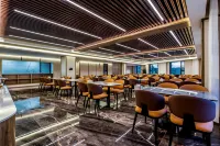 Chengde Courtyard Holiday Hotel
