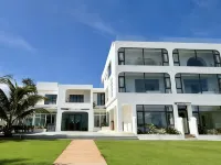 Nirvana Seaview homestay Hotels near Baodingwan