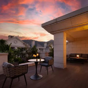 Shenglang Lakeside Villa