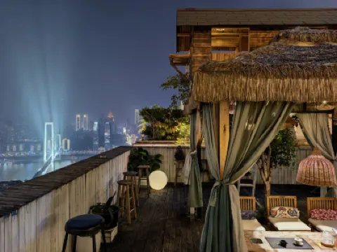 Four rooftop garden youth hostels Hotéis em 