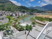 Fifth Season Boutique Homestay - parking