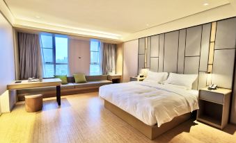 Ji Hotel (Xiangyang Global Financial City)