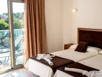 Portodrach Aparthotel & Suites Hotels in Manacor