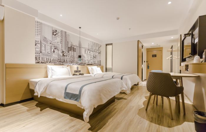 Nanjiang Express Hotel (Sihui Nanjiang Industrial Park)