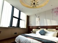重庆纽柏伦精品酒店 - 新中式榻榻米圆床房