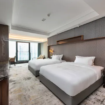 Hill Hotel (Chongqing Jiefangbei Hongyadong Branch) Отели рядом с достопримечательностью «Jiefangbei Pedestrian Street»