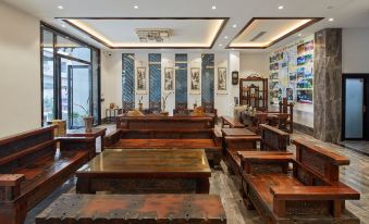 Yangshuo one mountain and one water top class B & B