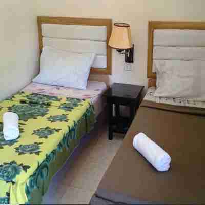 Bolod Beach Resort Rooms