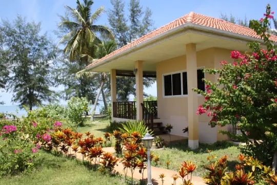 บังกะโลพิเศษ ริมชายหาด