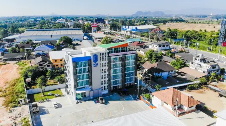 One Budget Hotel Chiang Rai Airport Отели рядом с достопримечательностью «Ramkhamhaeng University Chiang Rai Campus in Honour of Honour of His Majesty the King»