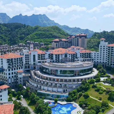 Country Garden Phoenix Suites Hotel Hotels near Wu Lingyuan