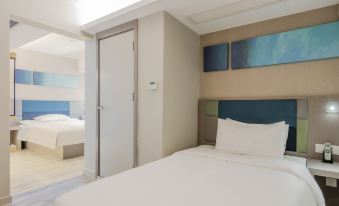 Homeinn Selected Hotel (Lishui High-Speed Railway Station Wanda Plaza)