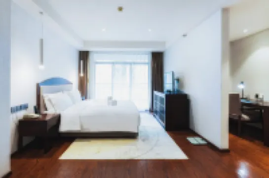 Haitang Yanyu Hot Spring Resort Hotel（Sheng Di Hot Spring Nan Bin Road）