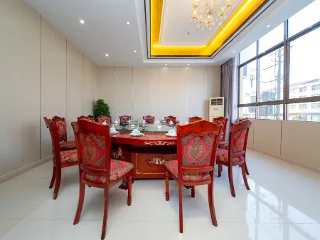 Vienna Hotel (Huangmei Store) Отели в г. Хуанмэй