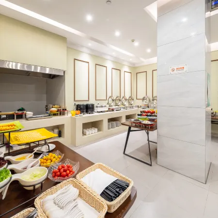 Junhu Xsmart Hotel (Yiwu International Trade City Store) Отели рядом с достопримечательностью «Парк Luo Bing Wang»