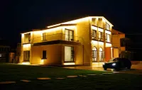 Liyang Xiangxie Yunman Homestay Hotels near Wawu Mountain Line