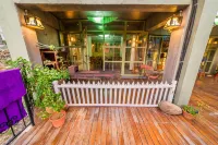 Qiandao Lake Liangshiju Hotels in Qiandao Lake High Speed Railway Station / Dongbei