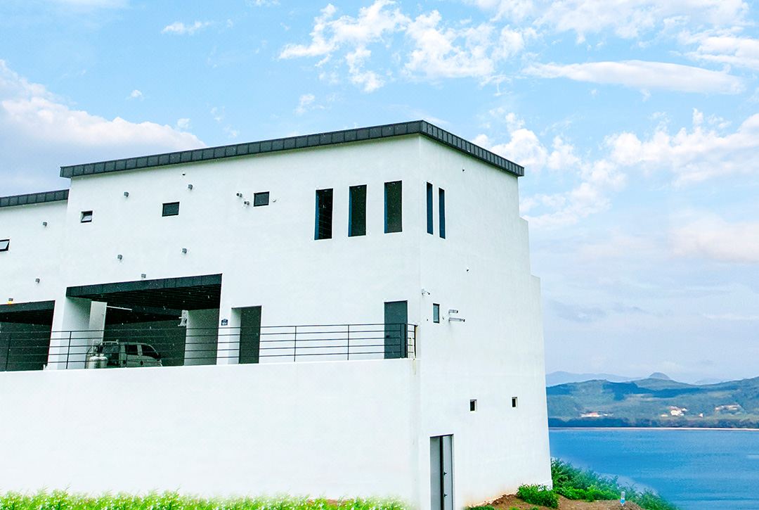 Geojedo Lululala Kids Pool Villa - Tongyeong