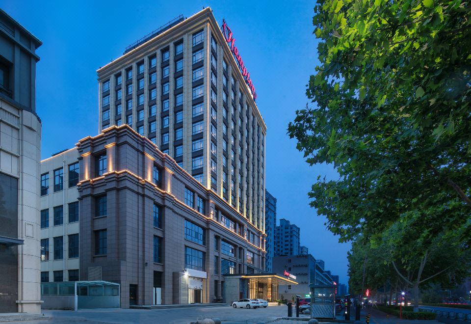 2. 햄튼 바이 힐튼..