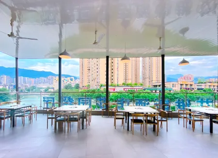 Aiweisi Hotel (Chongqing Wansheng Stadium) Отели рядом с достопримечательностью «Banliao Lake»