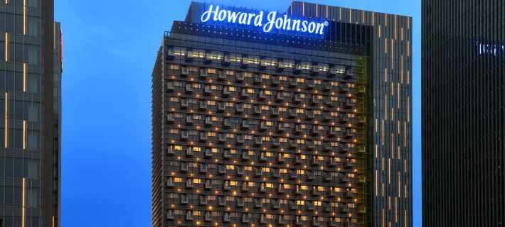 Howard Johnson IFC Plaza Ningbo Hotele w: Ningbo