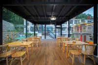 Junshan Hotel (Laojun Mountain Zhongling Cableway)