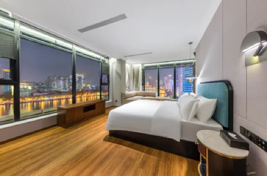 MARHAUS Hotel (Beijing Road Tian-Zi Pier Store) Отели рядом с достопримечательностью «Zhonghua National Federation of Trade Unions Site»