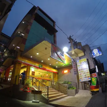 RedDoorz Plus @ Taj Hotel Tuguegarao