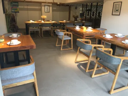 Yiting·Lizhu Hotel Отели рядом с достопримечательностью «Jiaolonggang Zhanshi Center»