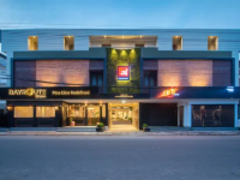 Time Square Boutique Hotel & Spa Các khách sạn ở Alappuzha