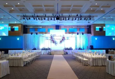 Diamond Plaza Hotel Suratthani Hotel dekat Wat Phra Yok