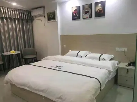 Luhe Xiangyue Apartment Отели рядом с достопримечательностью «Zumiao Temple»