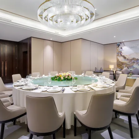 Delphi Sky Hotel (Guangxi Sports Center)