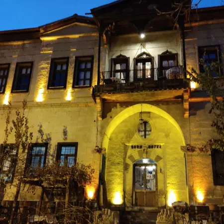 Born Hotel