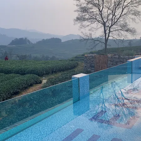 Yaan Chaan Hotel