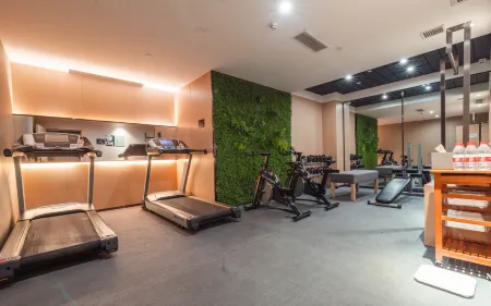 Atour Hotel (Chongqing Jiefangbei) Отели рядом с достопримечательностью «Chongqing University of Education»