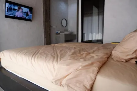 Black Elephant Boutique