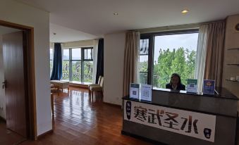 Cambu Shengshui Hotel Fuxian Lake