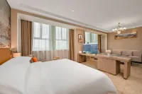 Vienna Hotel (Cele) Hotels in Qira